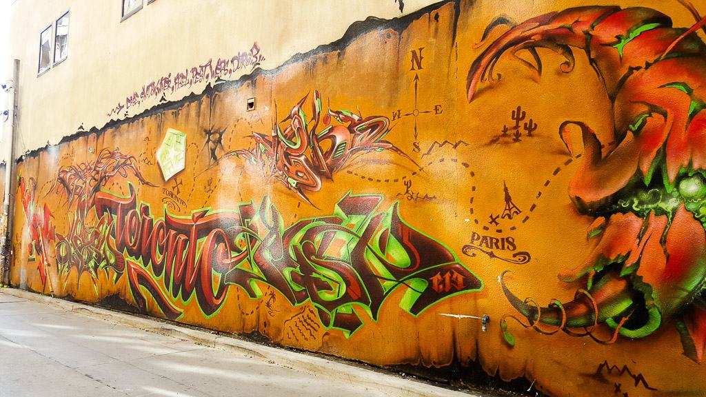 graffiti alley