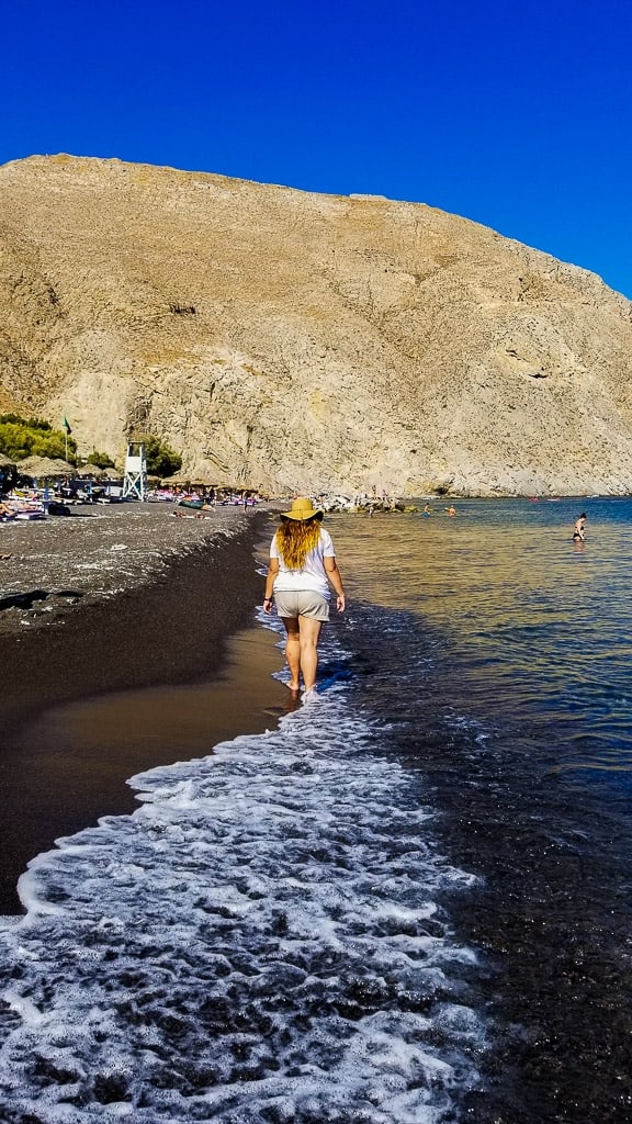 black beaches is one of the things to do in santorini