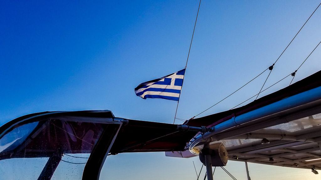 cruising is one of the things to do in santorini