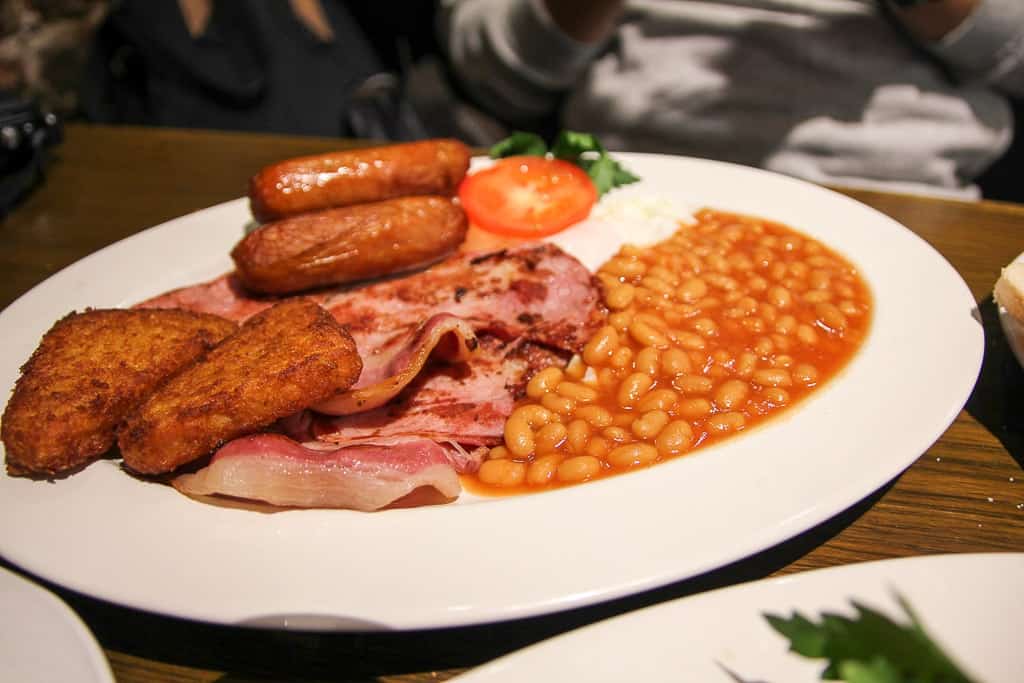 a full english breakfast is one of the food experiences to have in london