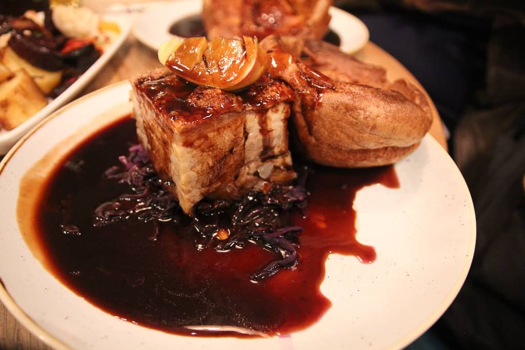 Sunday Roast is one of the food experiences to have in London