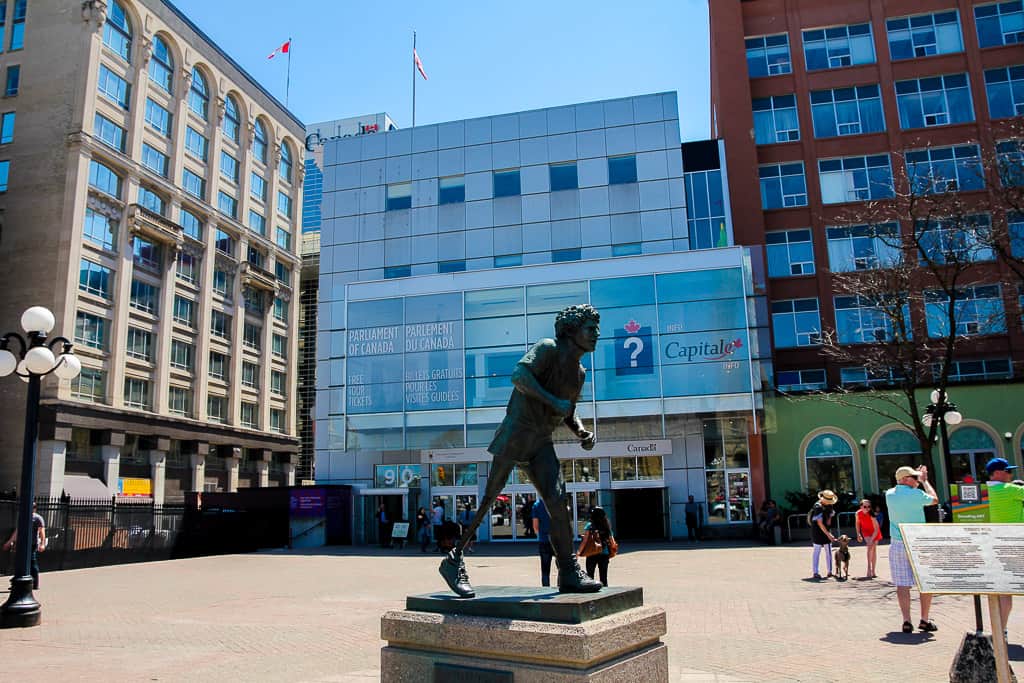 Terry Fox statue in front of the visitor's center