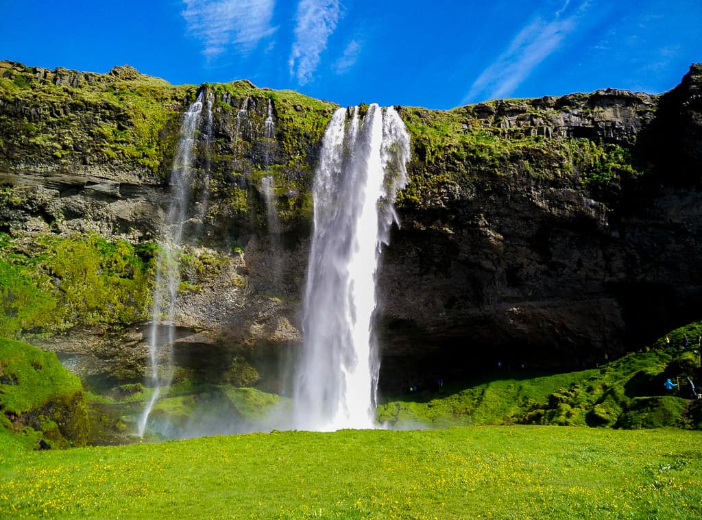 The falls in all its glory