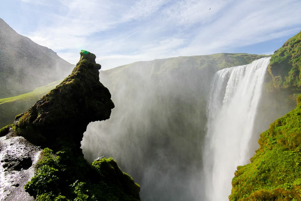 The face in the hill looking at the falls