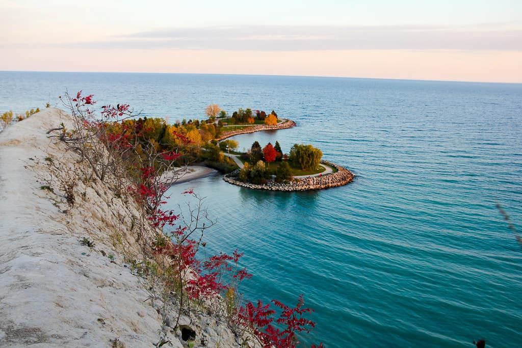 Hiking Scarborough Bluffs is one of the things to do in Toronto this fall