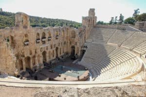 Visiting the Acropolis is one of the things to do during 2 days in Athens