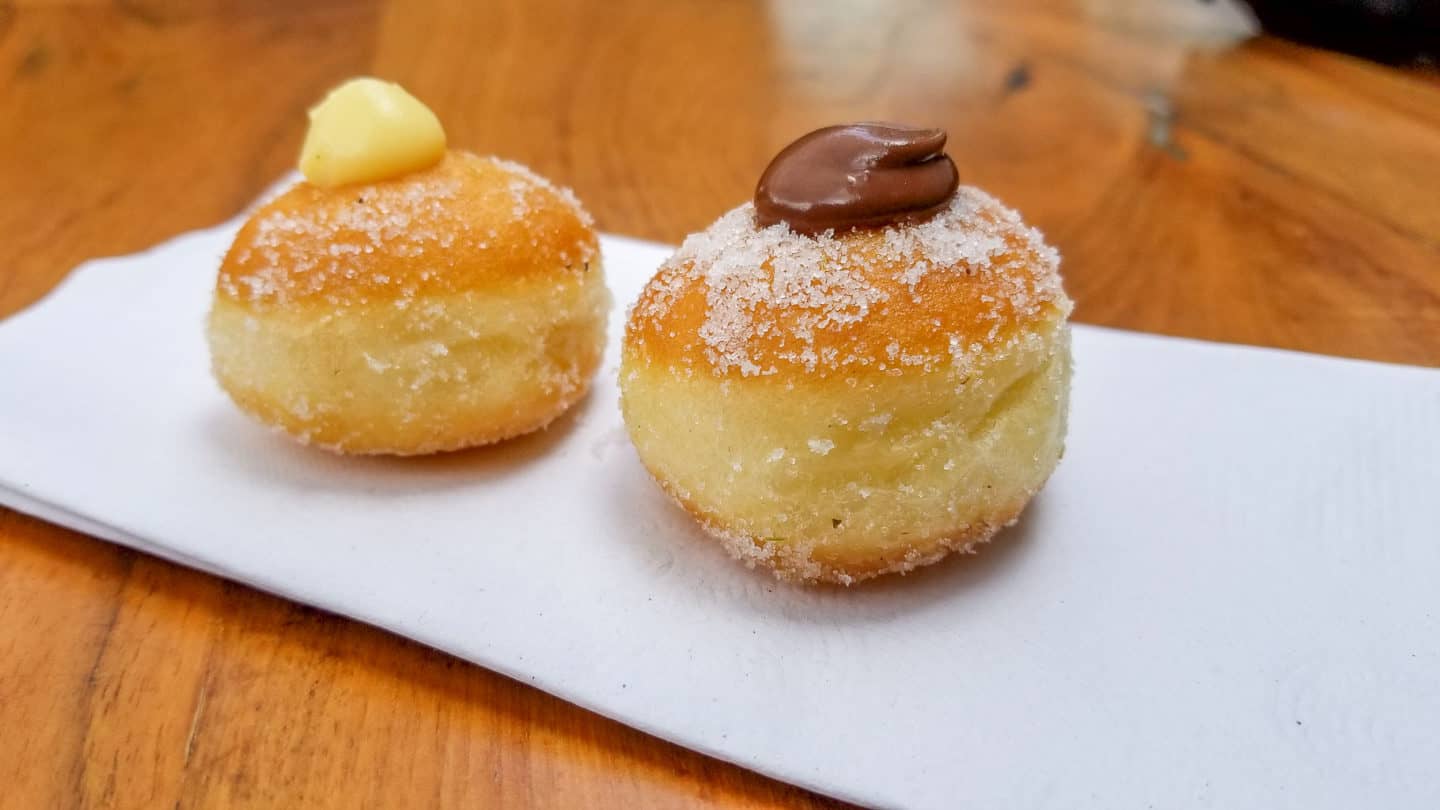 The mini donuts at Sud Forne are some of the best donuts Toronto has to offer