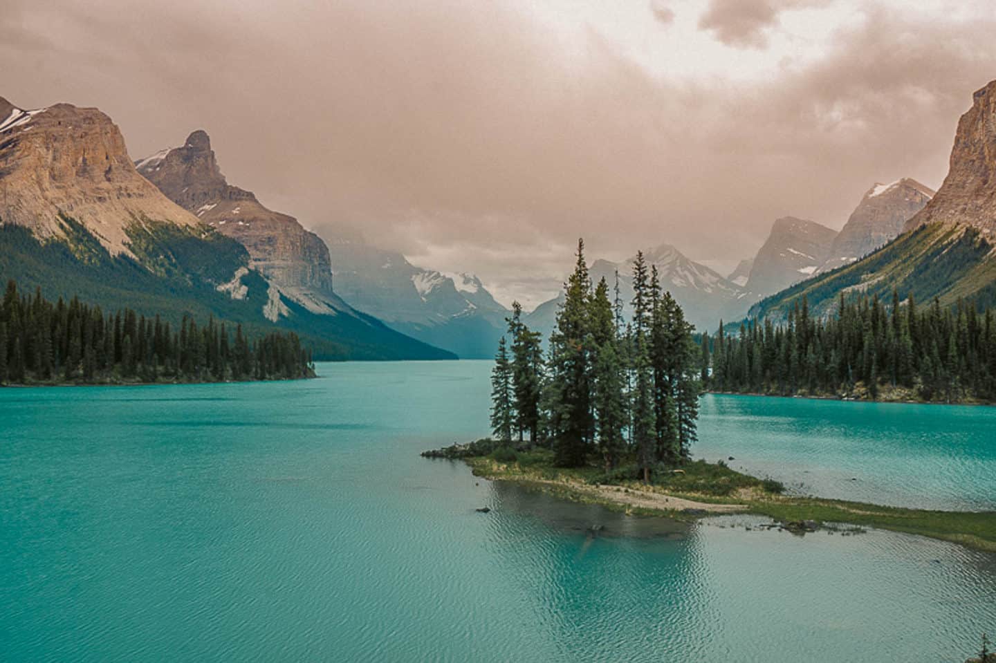 Jasper National Park is one of the most beautiful national parks in Canada