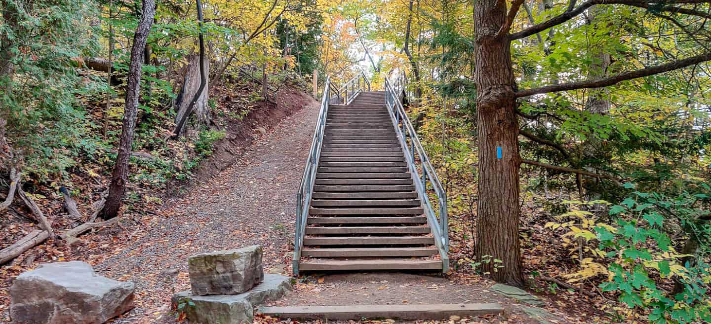 Hiking Dundas Peak