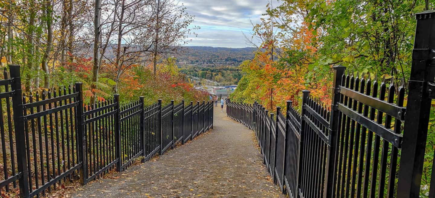 Hiking Dundas Peak