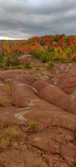 Visiting the Cheltenham Badlands is one of the day trips from Toronto I recommend