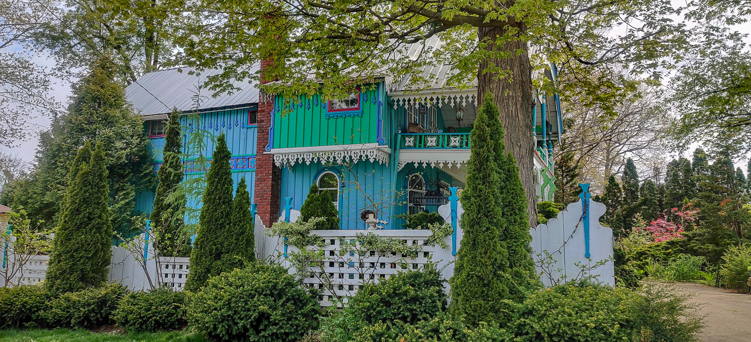 Grimsby is one of the day trips from Toronto I recommend